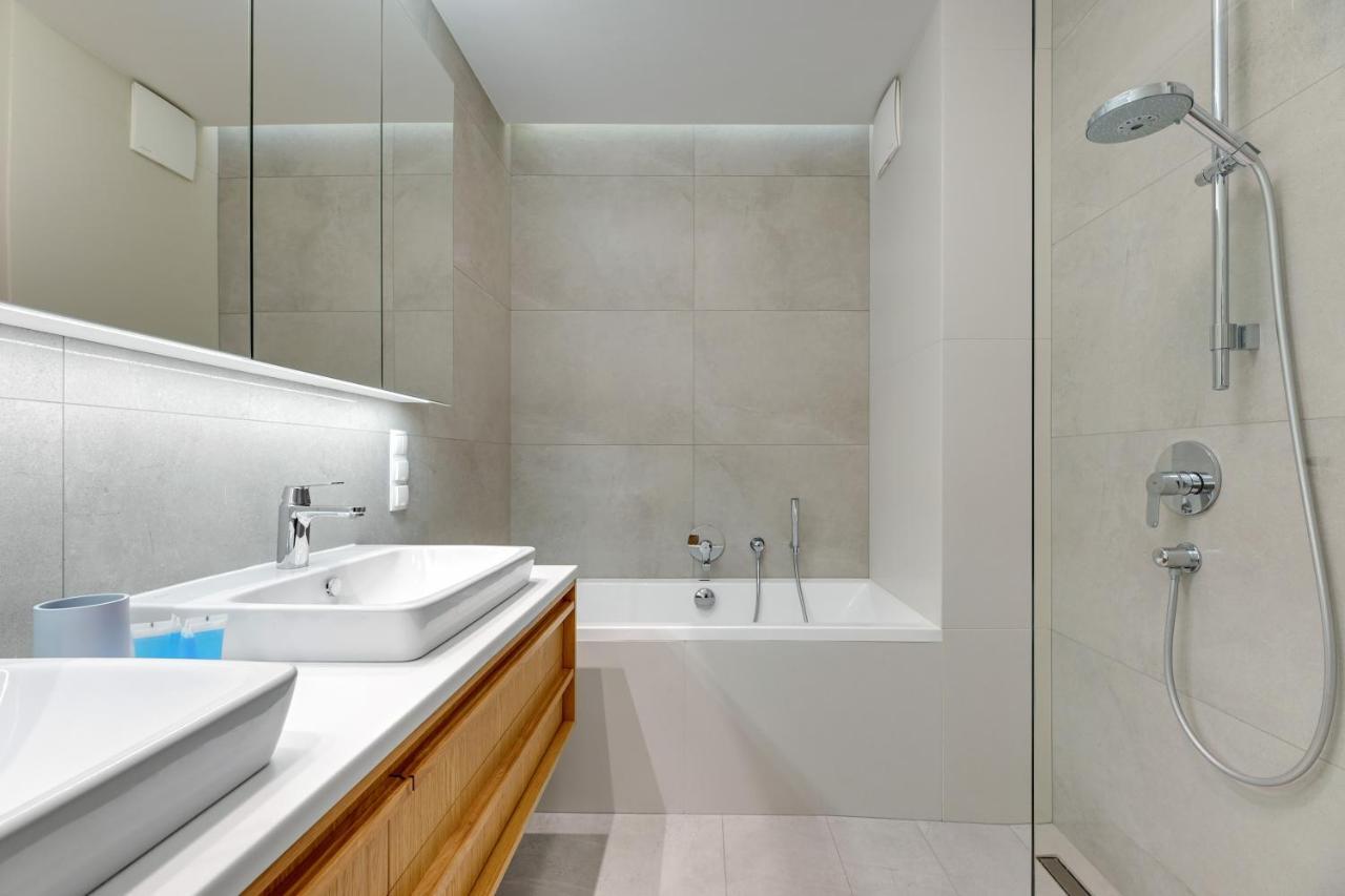 Premium Family & Business Old Town Riverside Apartment With Parking Danzig Exterior foto